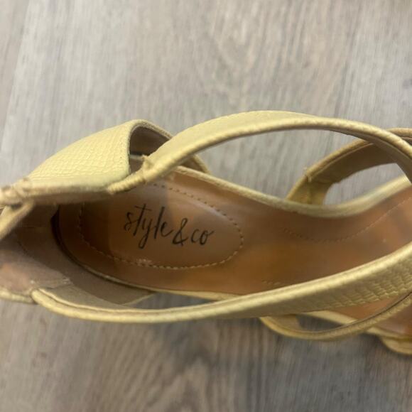 Size 7 style and co - Picture 3 of 4